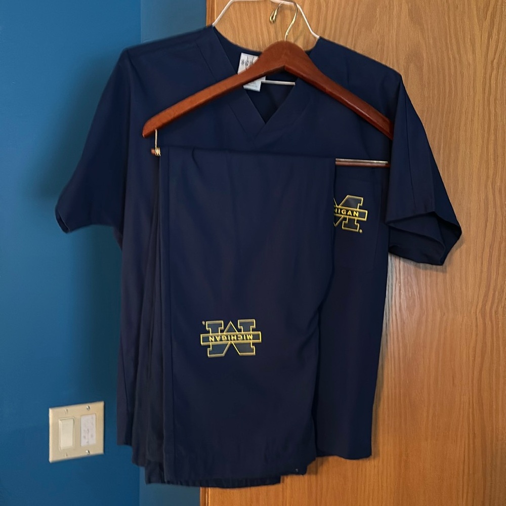 Unisex Michigan Navy Scrubset